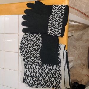 Michael Kors Hat, Gloves, & Scarf set